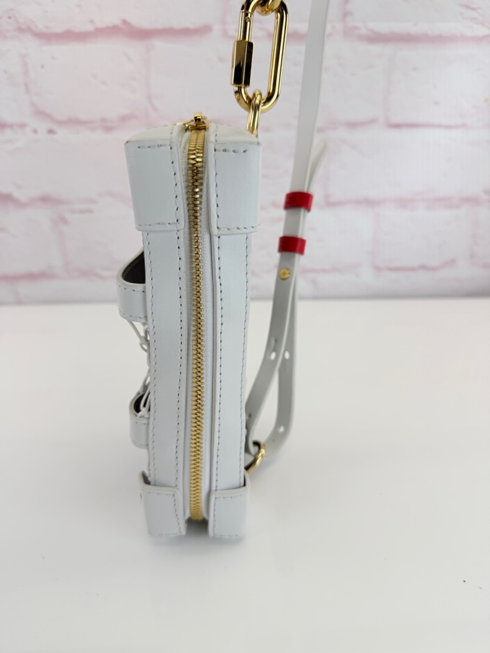 Louis Vuitton Louis Vuitton X NBA Monogram Soft Trunk Phone Box - Picture 6 of 15